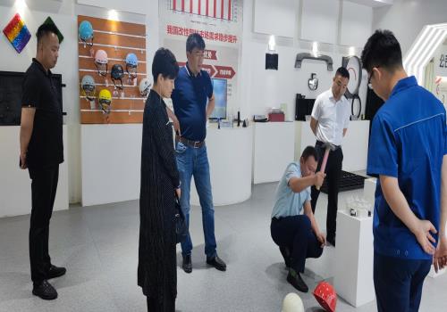 臨沂勞動防護用品商會一行蒞臨科華賽邦考察合作?